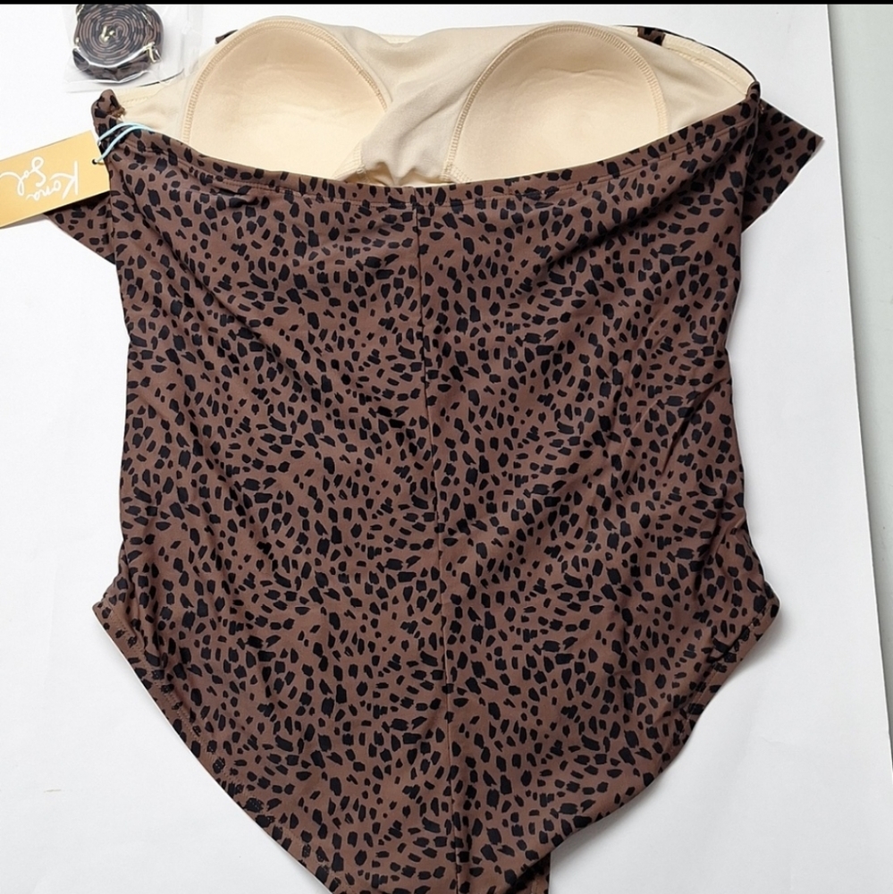 Kona Sol Bandeau Flounce Animal Print One Piece Swimsuit Plus 24W 2X NEW - Picture 6 of 7